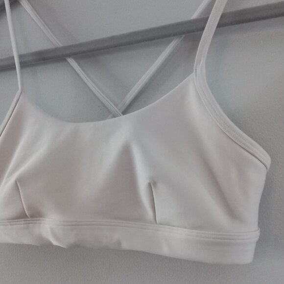 ALO YOGA AIRLIFT BRA in white AND LEGGINGS in red - set - S - Picture 11 of 14